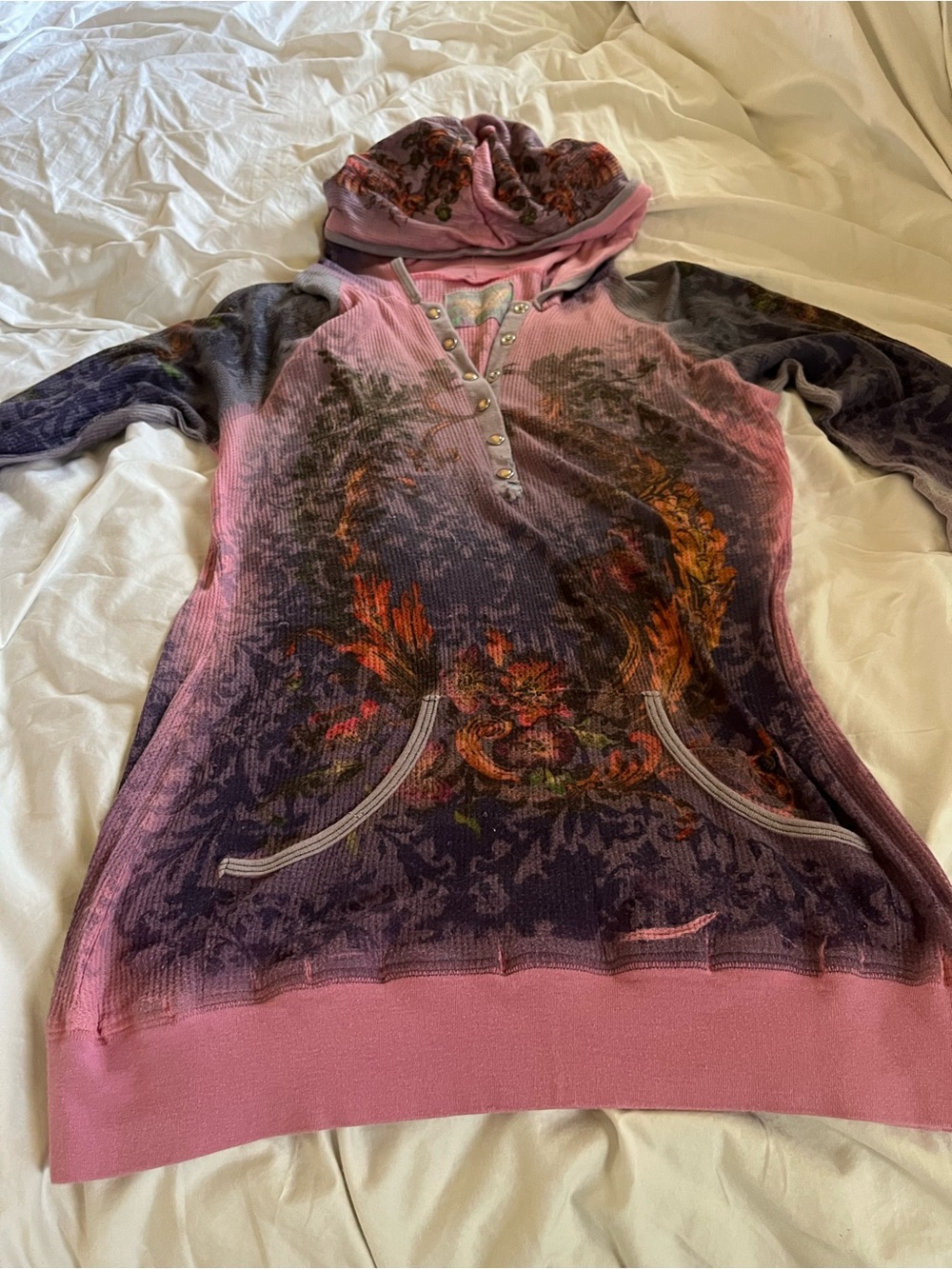 Vintage Y2K Butterfly dropout Pullover Hoodie. Size M